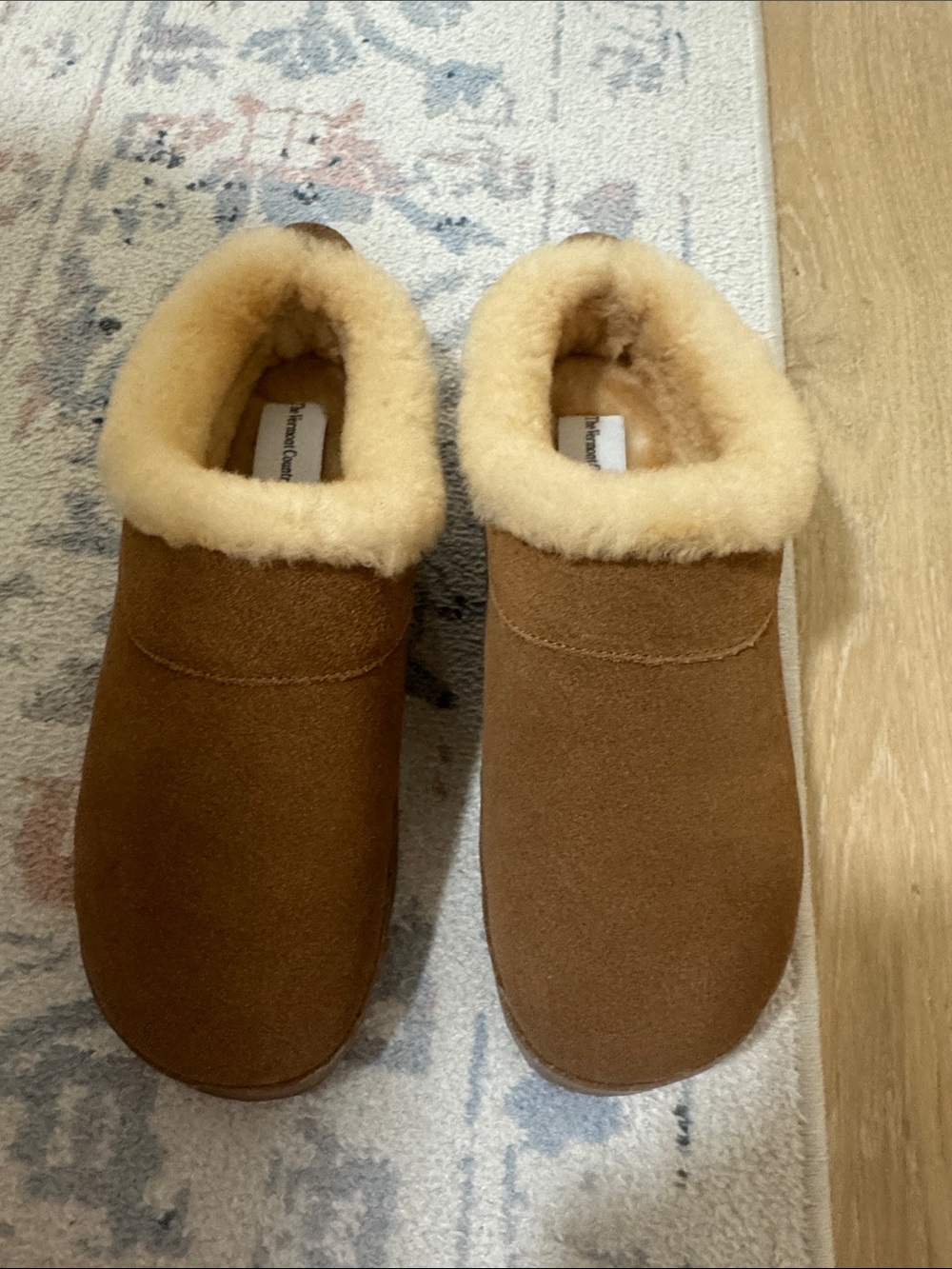 Cozy Women's Shearling-Lined Slippers - Brown